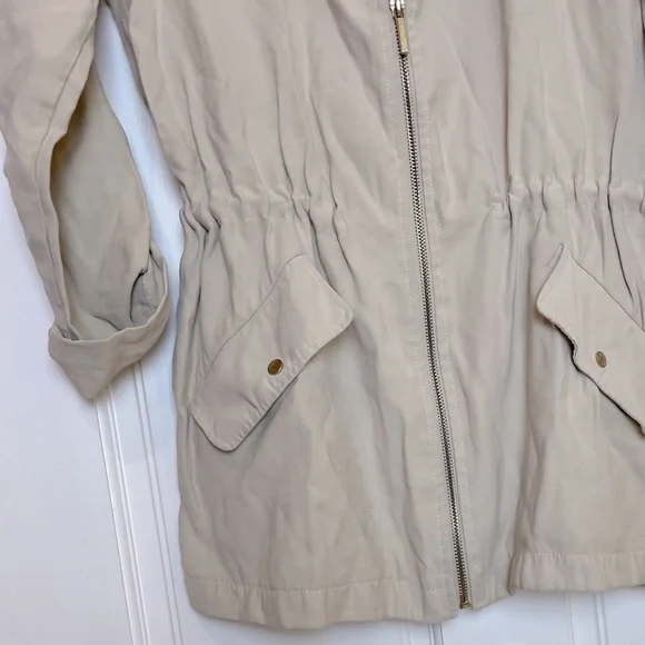 ZARA Lightweight Chic Jacket - Picture 5 of 9